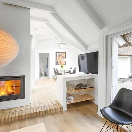 Pihla - 1-1km From The Sea By Interhome *